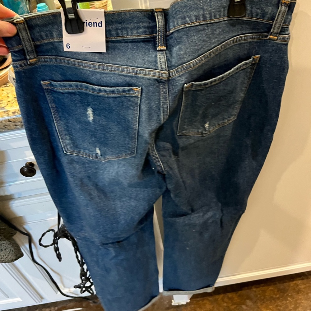 NWT Old Navy Distressed Boyfriend Jeans, size 6!